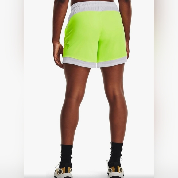 Under Armour Women's Baseline 6" Basketball Shorts Small NWT - Picture 2 of 11
